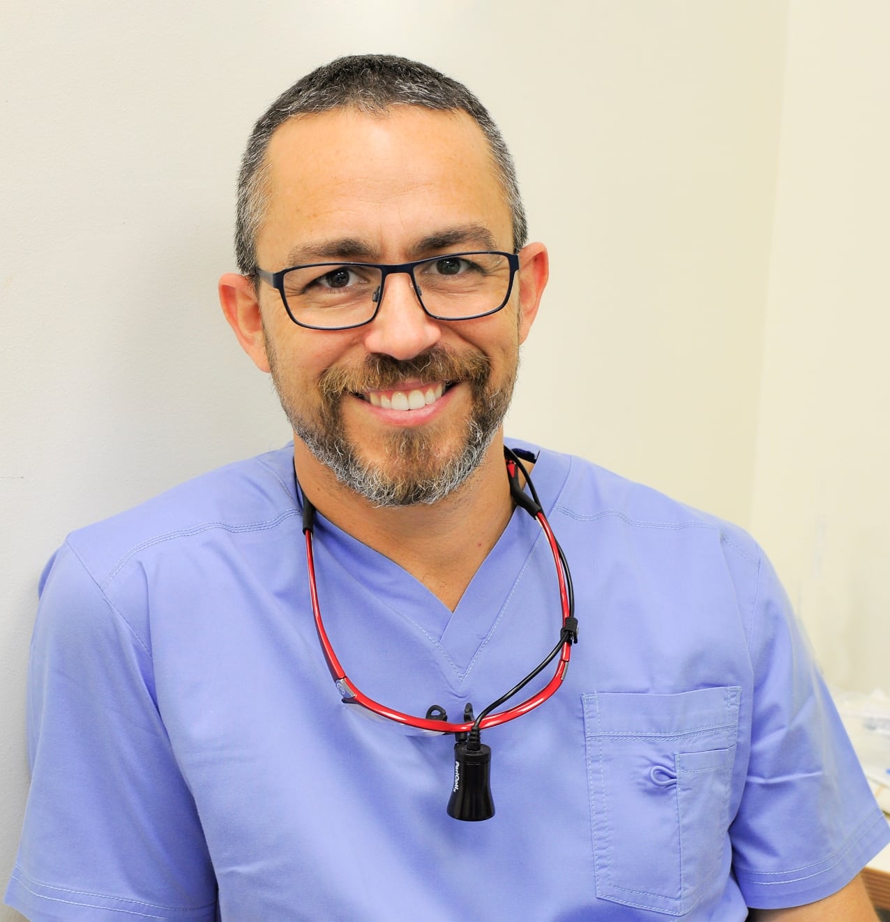 ד"ר בביוב , דוקטור אבי בביוב , מרפאת שיניים אבי בביוב